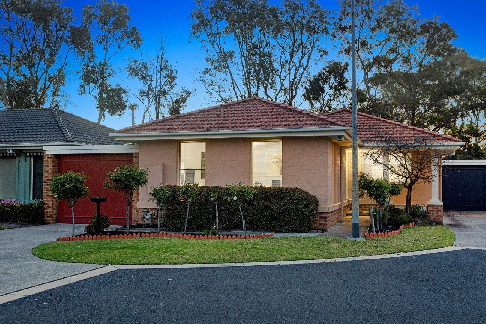 5 Glen Avis Grove, Dingley Village VIC 3172, Image 0