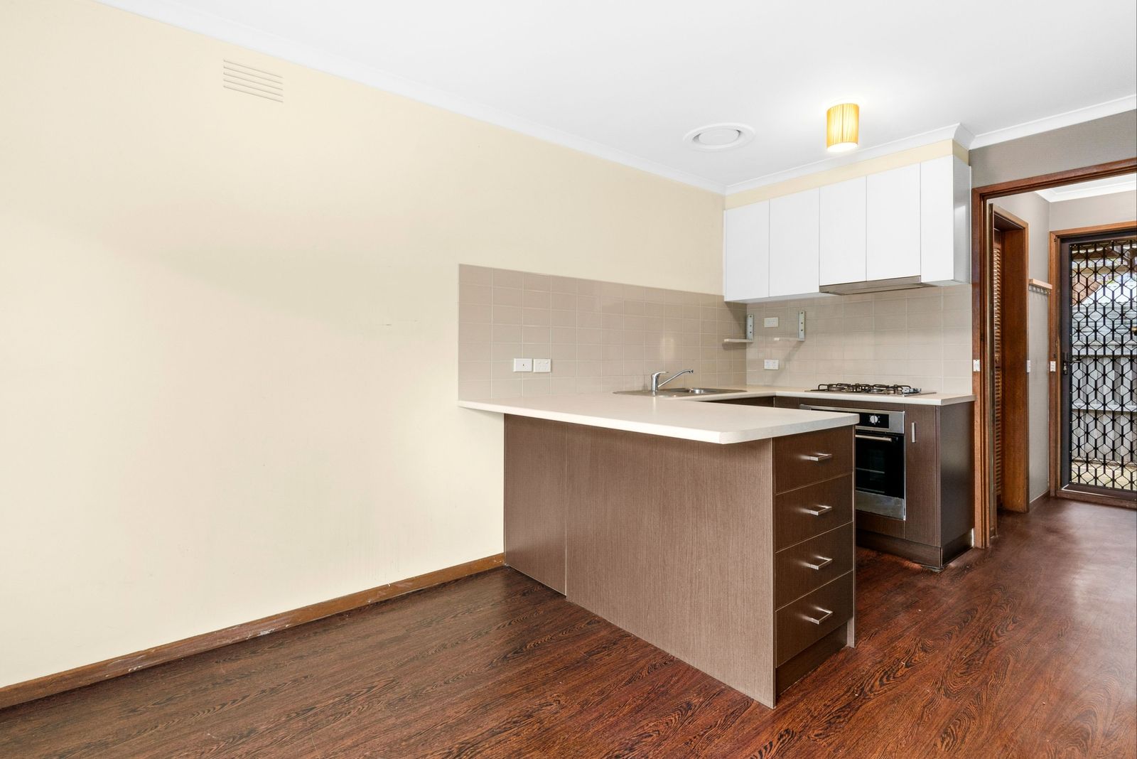 2/14-16 Lindsay Street, Newcomb VIC 3219, Image 2