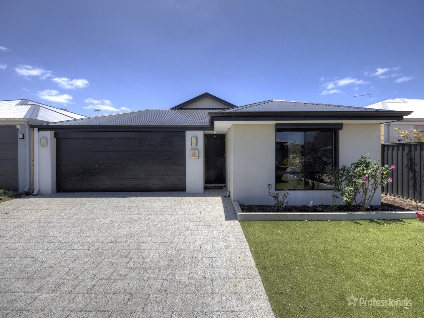 4 bedrooms House in 9 Taarukk Street BALDIVIS WA, 6171
