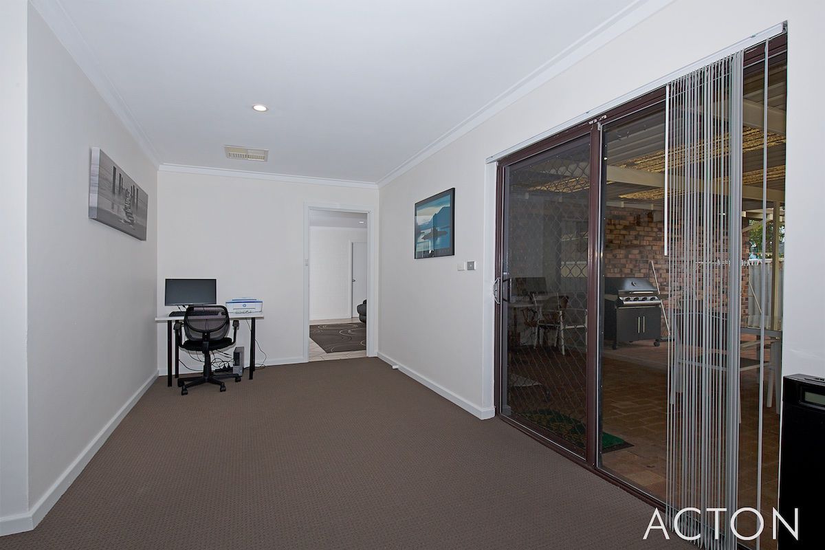 120 Mclarty Road, Halls Head WA 6210, Image 2