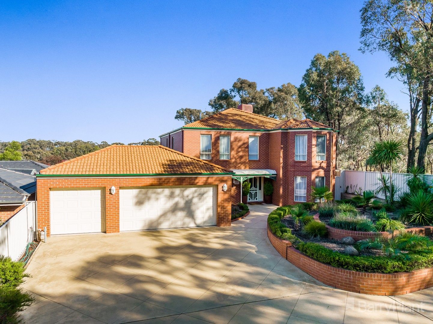 5 bedrooms House in 16 Pinnacle Terrace GOLDEN SQUARE VIC, 3555