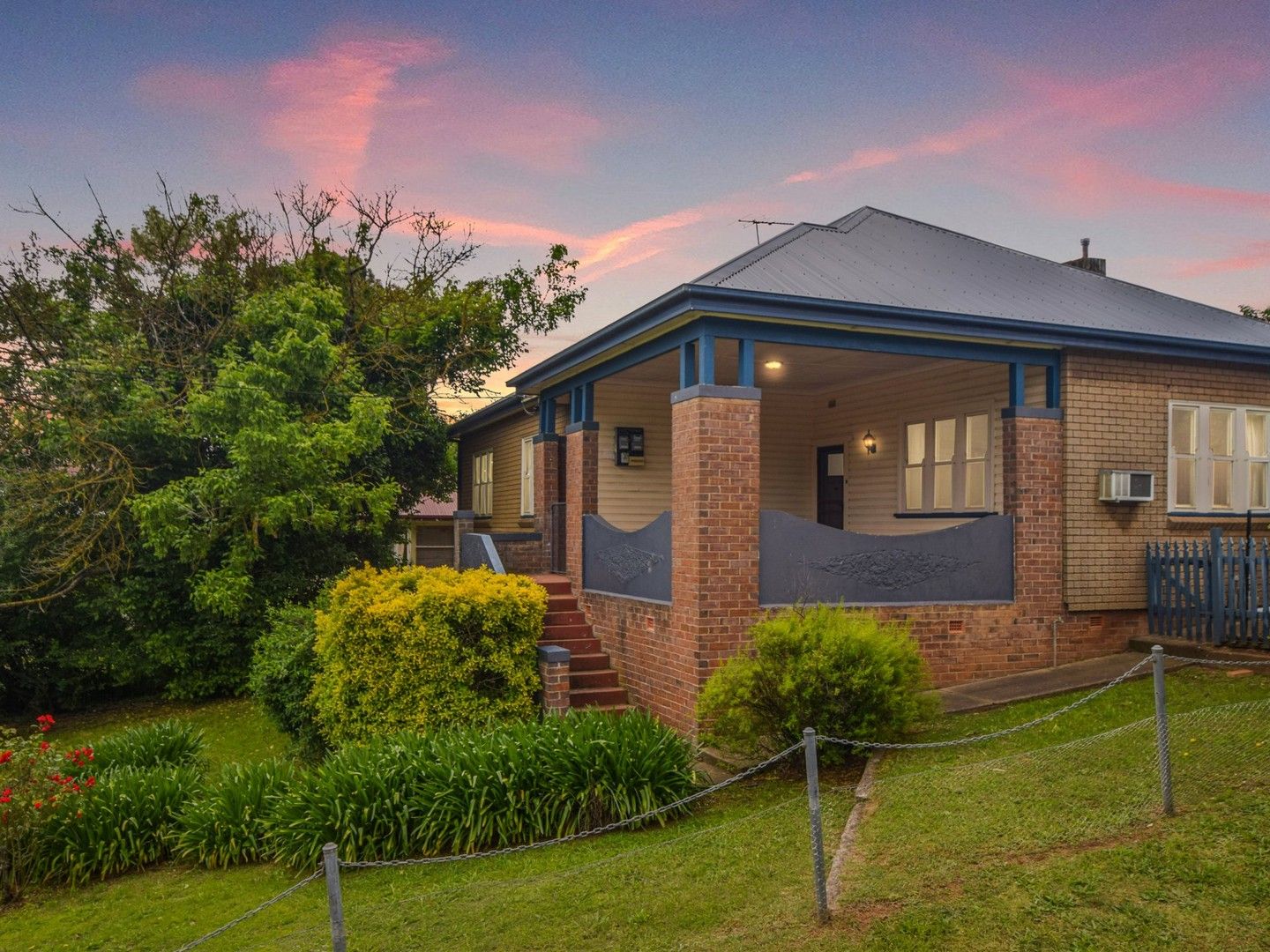 19 Whiteman Avenue, Young NSW 2594, Image 0