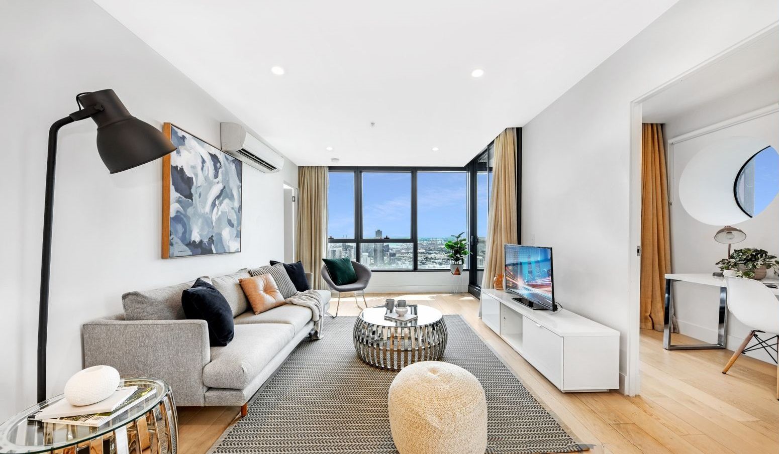 3 bedrooms Apartment / Unit / Flat in 3303/500 Elizabeth Street MELBOURNE VIC, 3000