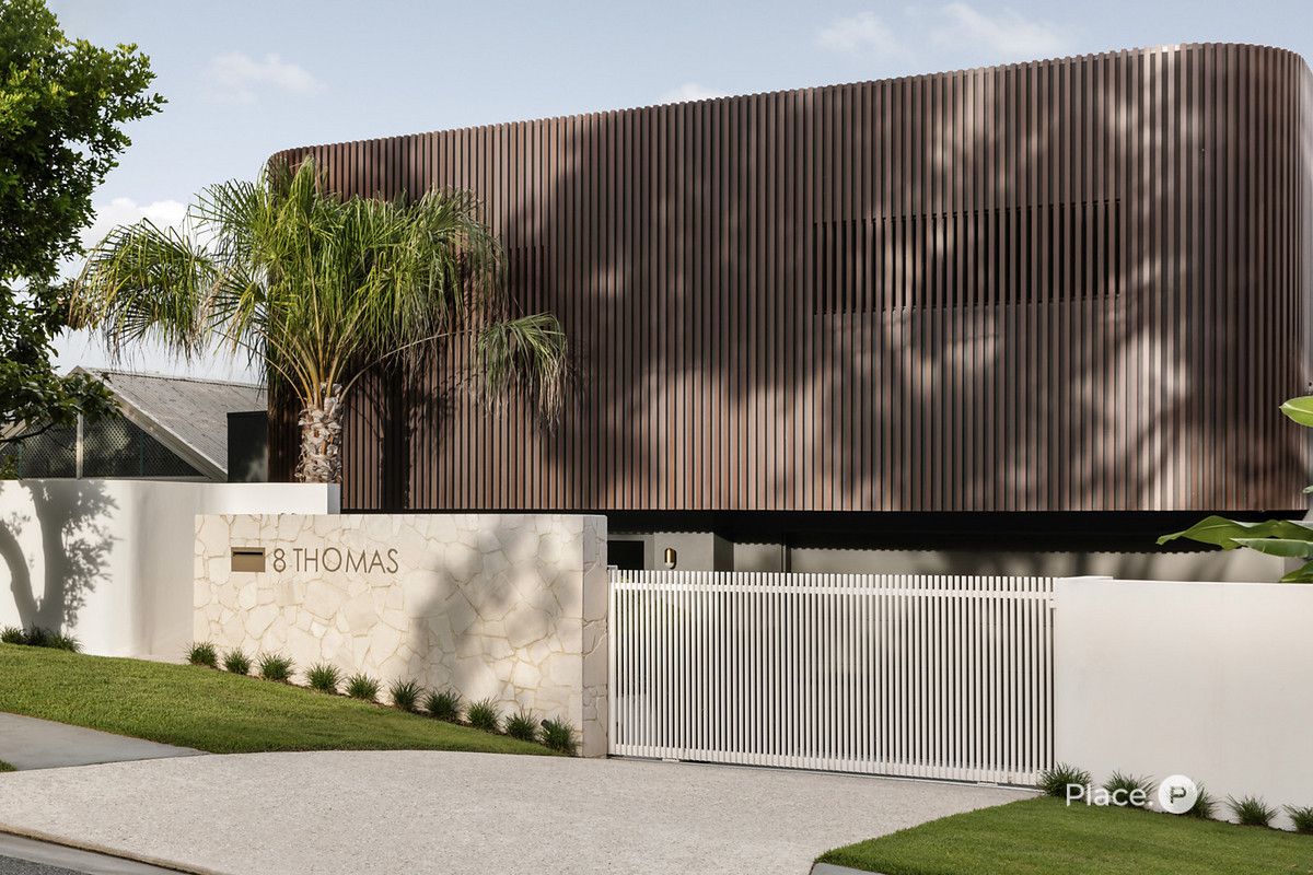 6 bedrooms House in 8 Thomas Street CAMP HILL QLD, 4152