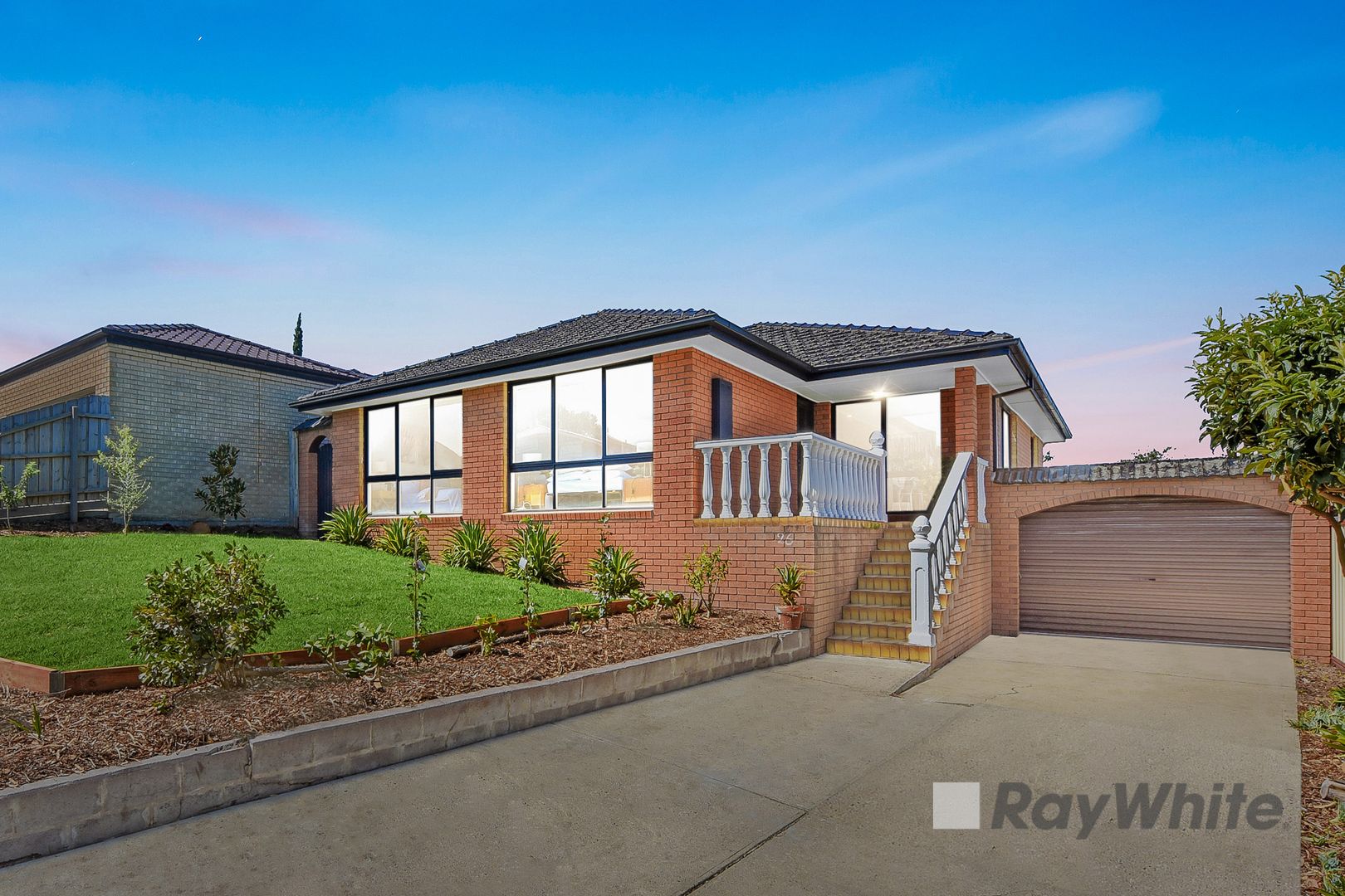 26 Georgette Crescent, Endeavour Hills VIC 3802, Image 2