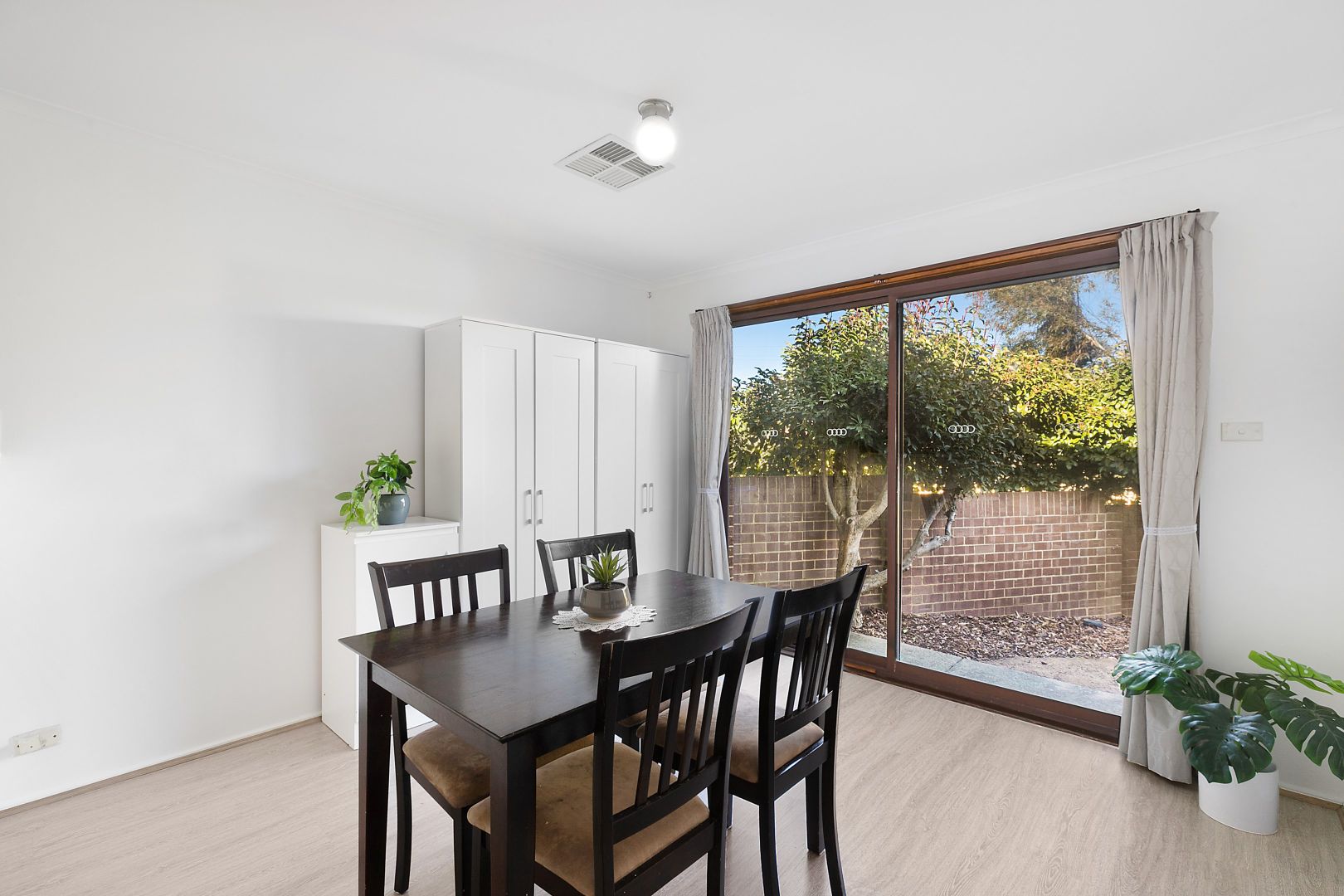 10/15 Mansfield Place, Phillip ACT 2606, Image 2