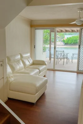 Additional image 9 of Elanora QLD 4221