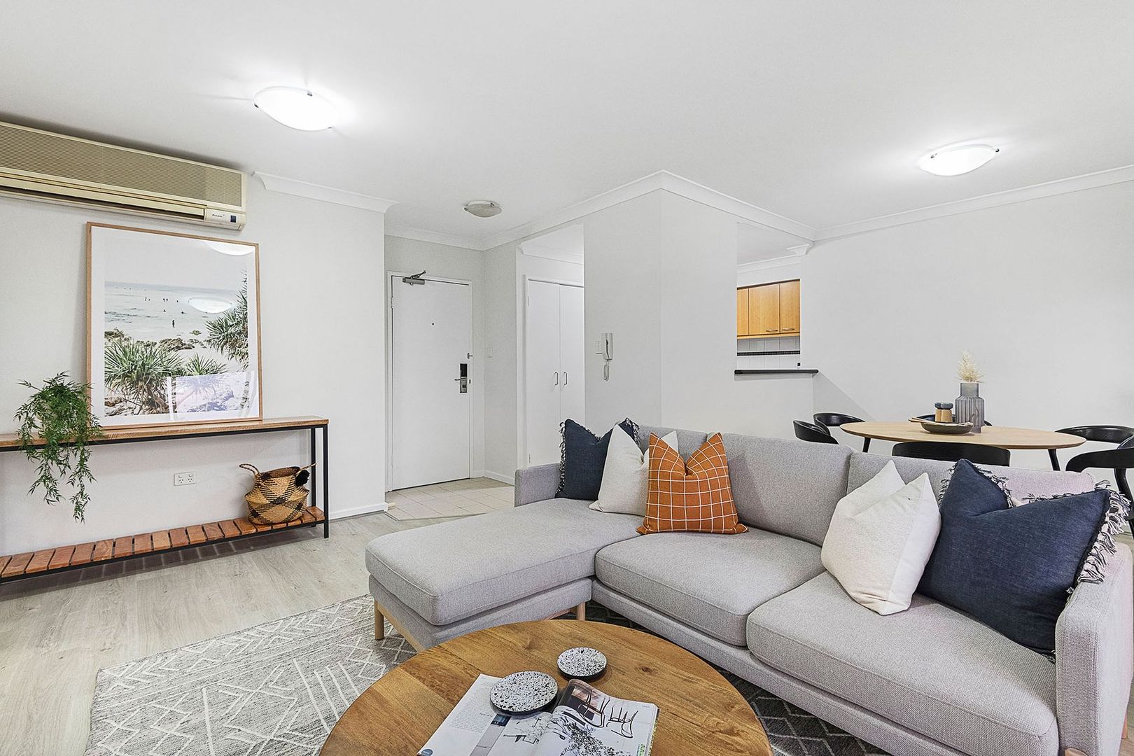 54/122 Mounts Bay Road, Perth WA 6000, Image 2