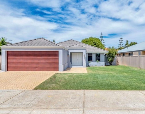 16 Wuraling Pass, Wannanup WA 6210