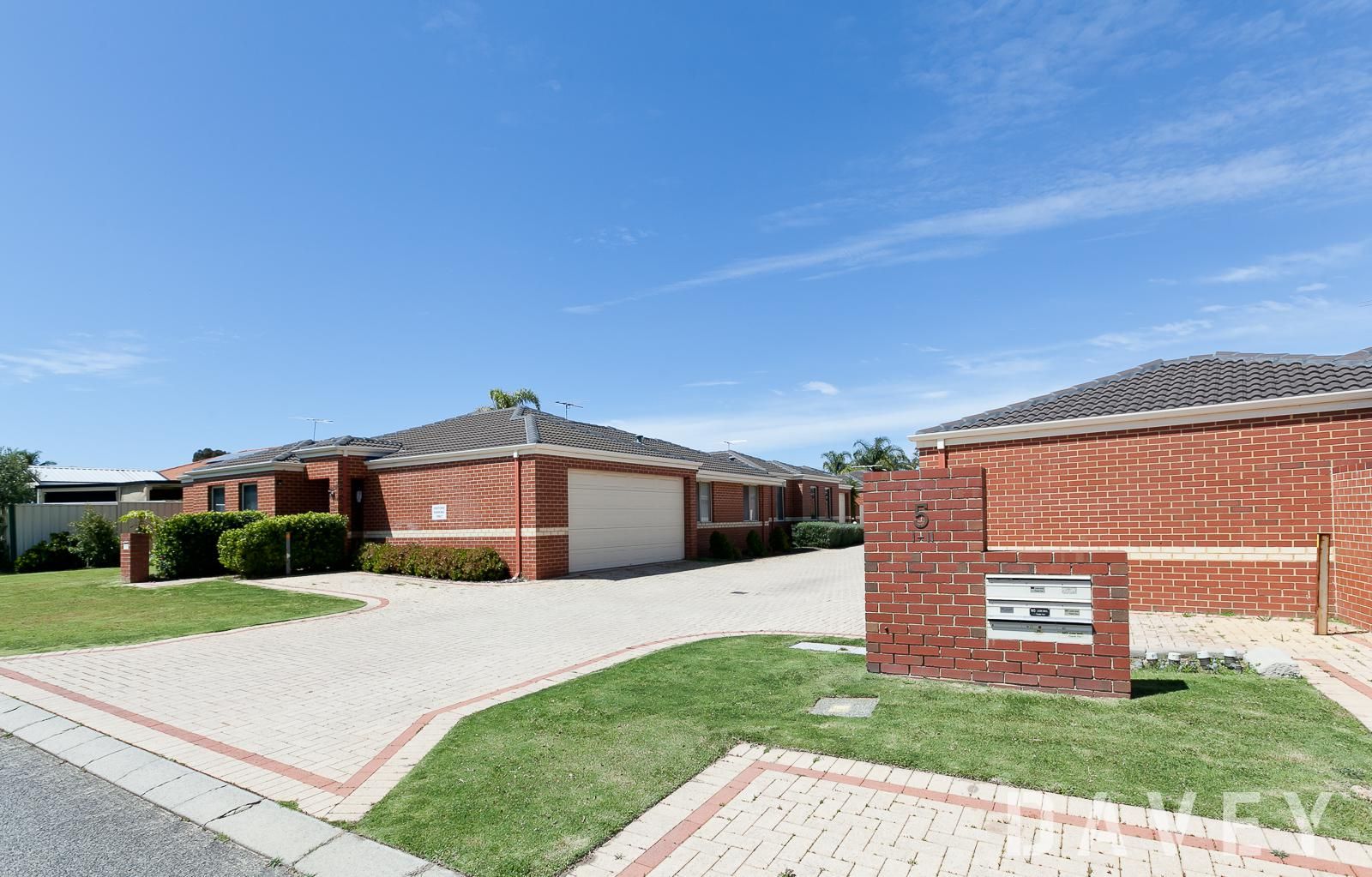 2/5 Yarra Court, Carramar WA 6031, Image 1