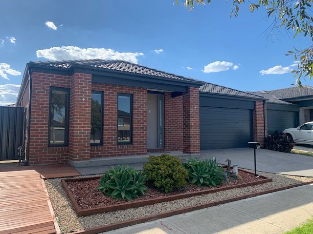 4 bedrooms House in 277 Newbury Boulevard CRAIGIEBURN VIC, 3064