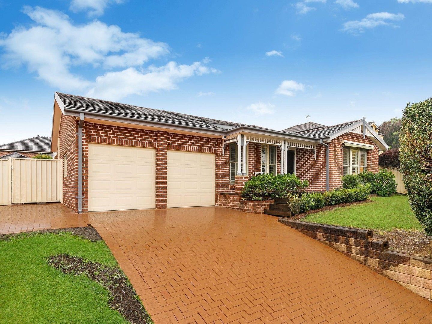 4 bedrooms House in 10 Myrtle Grove BELLA VISTA NSW, 2153