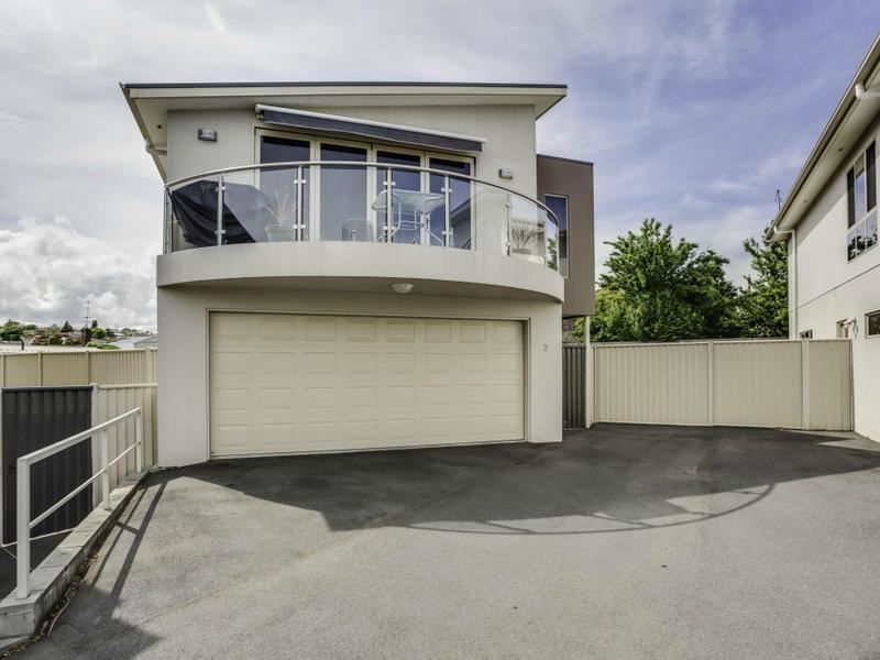 3 bedrooms Apartment / Unit / Flat in 2/35 Rothsay Close NEWNHAM TAS, 7248