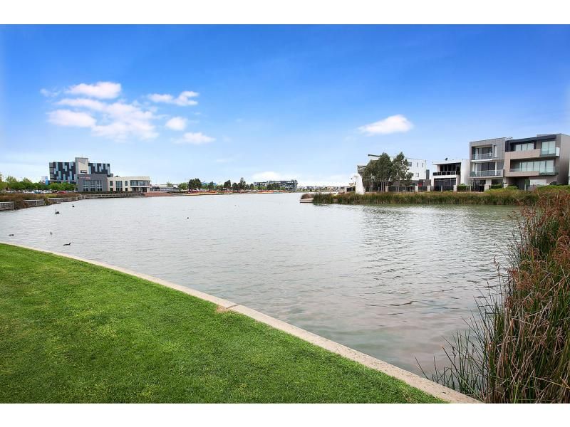 15/2 The Esplanade, Caroline Springs VIC 3023, Image 1