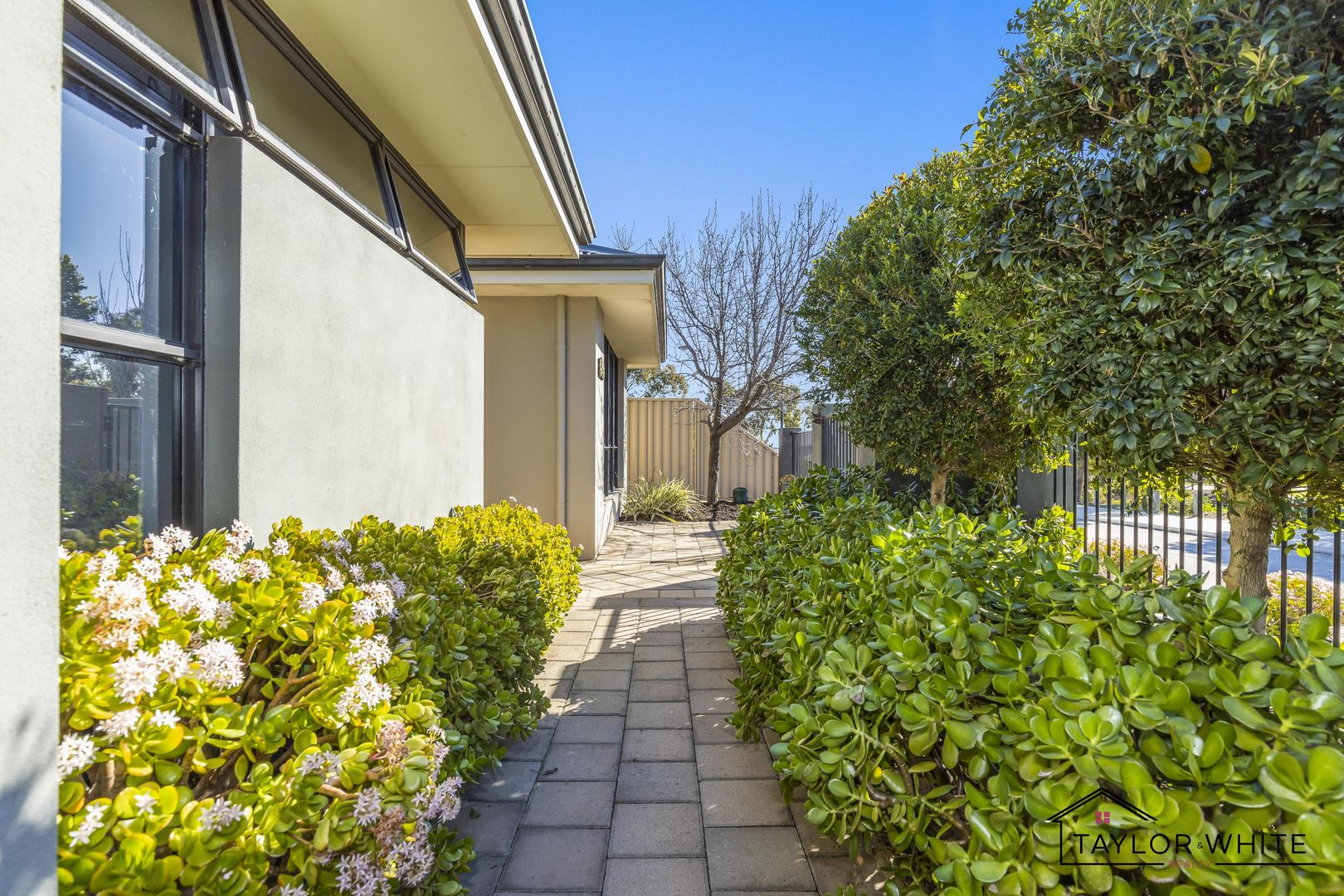 6 Saponara Drive, Sinagra WA 6065, Image 2