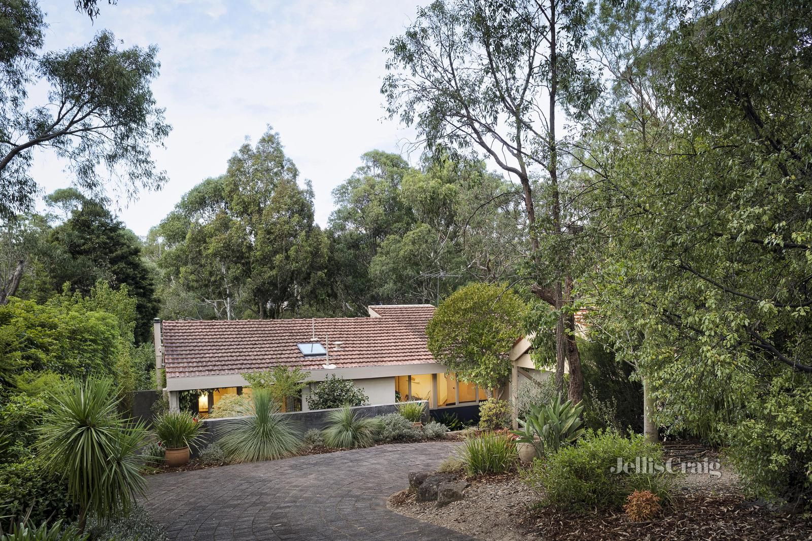 13 Monclaire Court, Eltham VIC 3095, Image 1