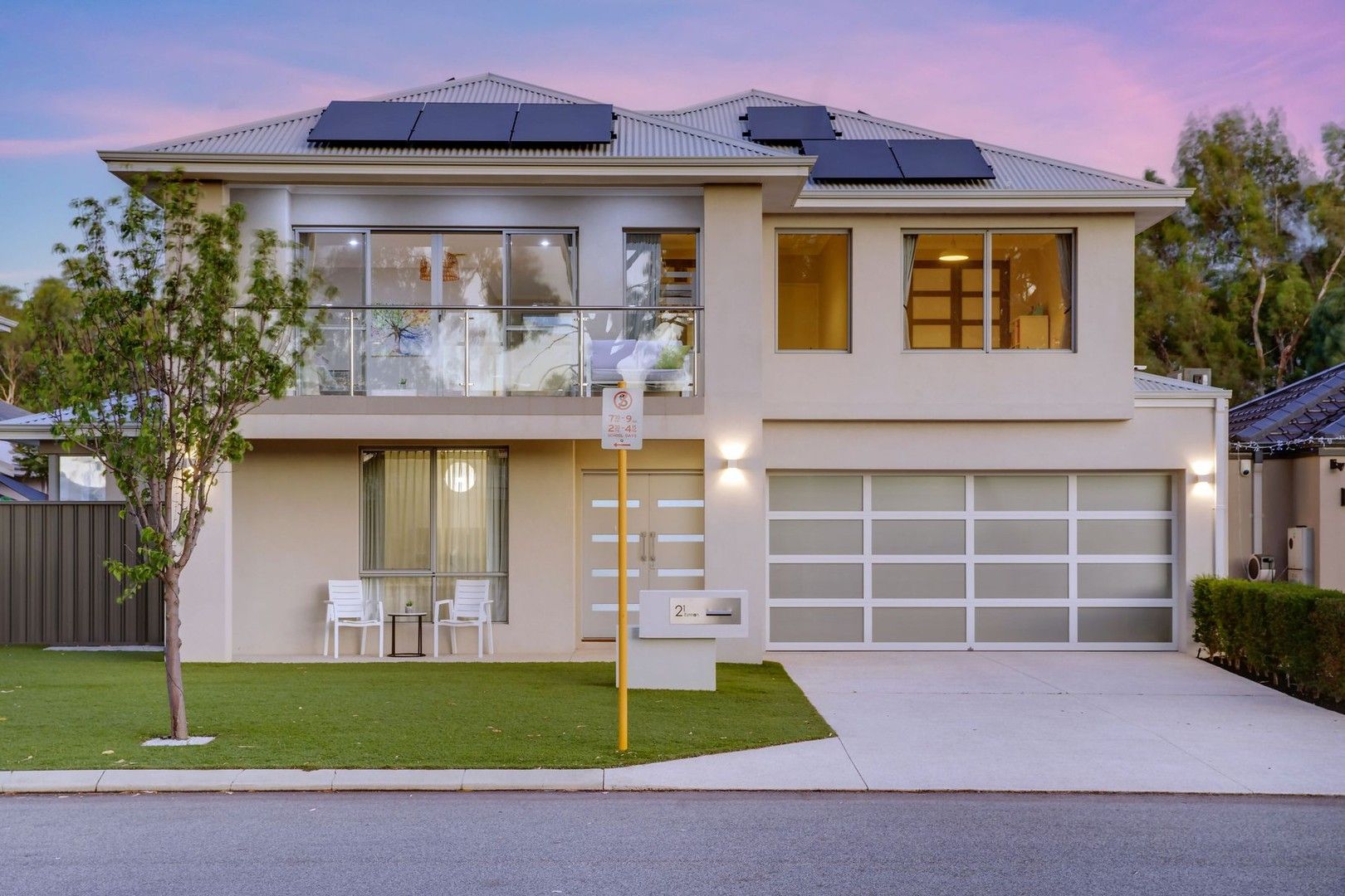 4 bedrooms House in 21 Eyrean Way GWELUP WA, 6018