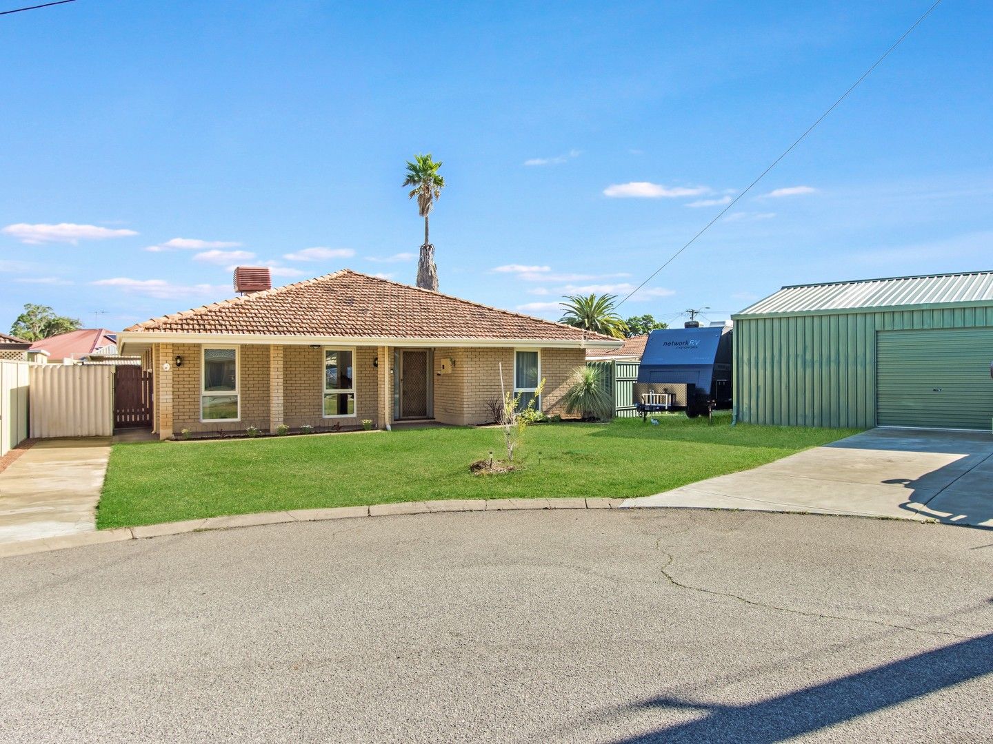 4 bedrooms House in 5 Tulley Court ROCKINGHAM WA, 6168