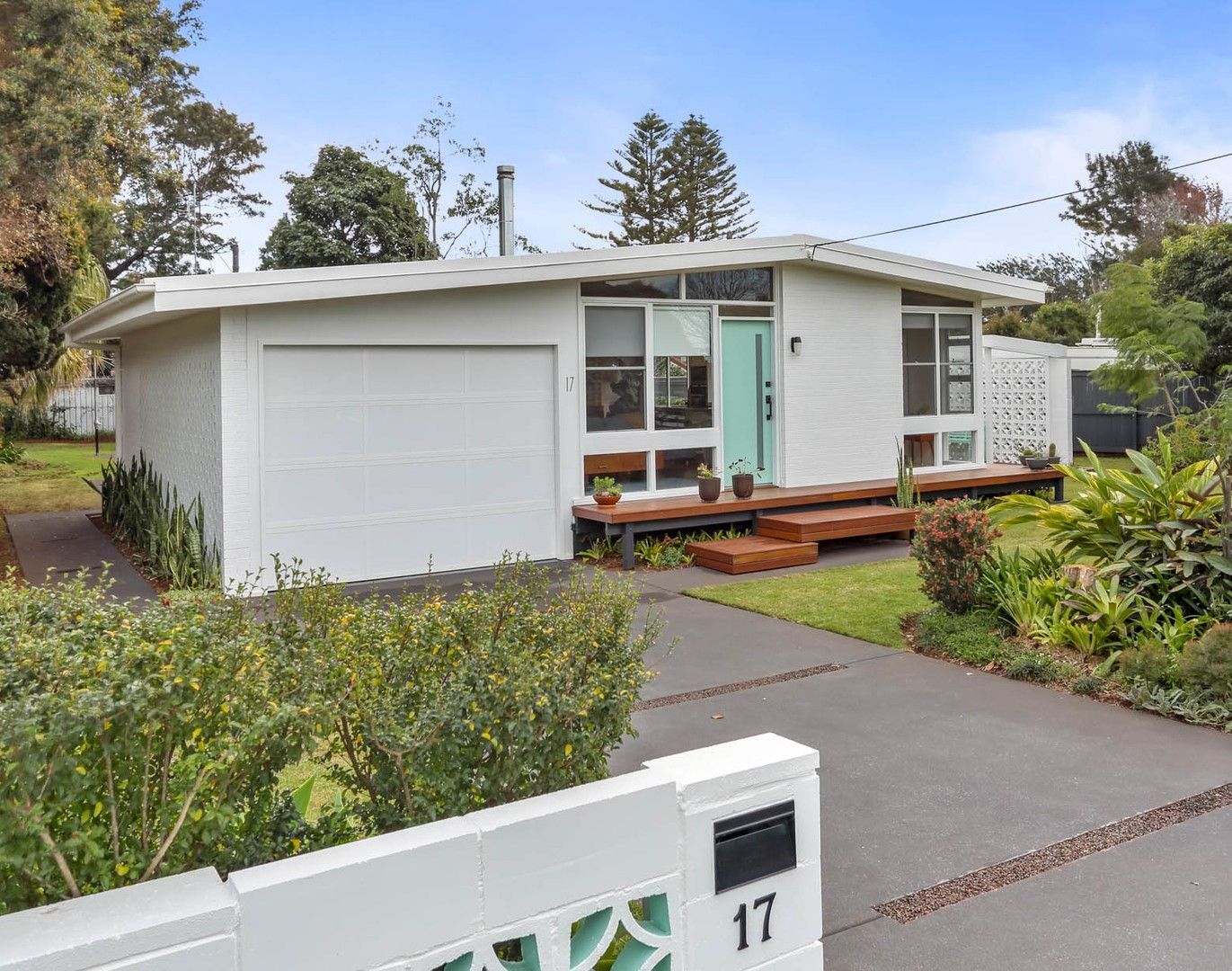 3 bedrooms House in 17 Talinga Street MOUNT LOFTY QLD, 4350