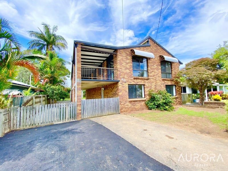 5 bedrooms House in 45 Torquay Road REDLAND BAY QLD, 4165