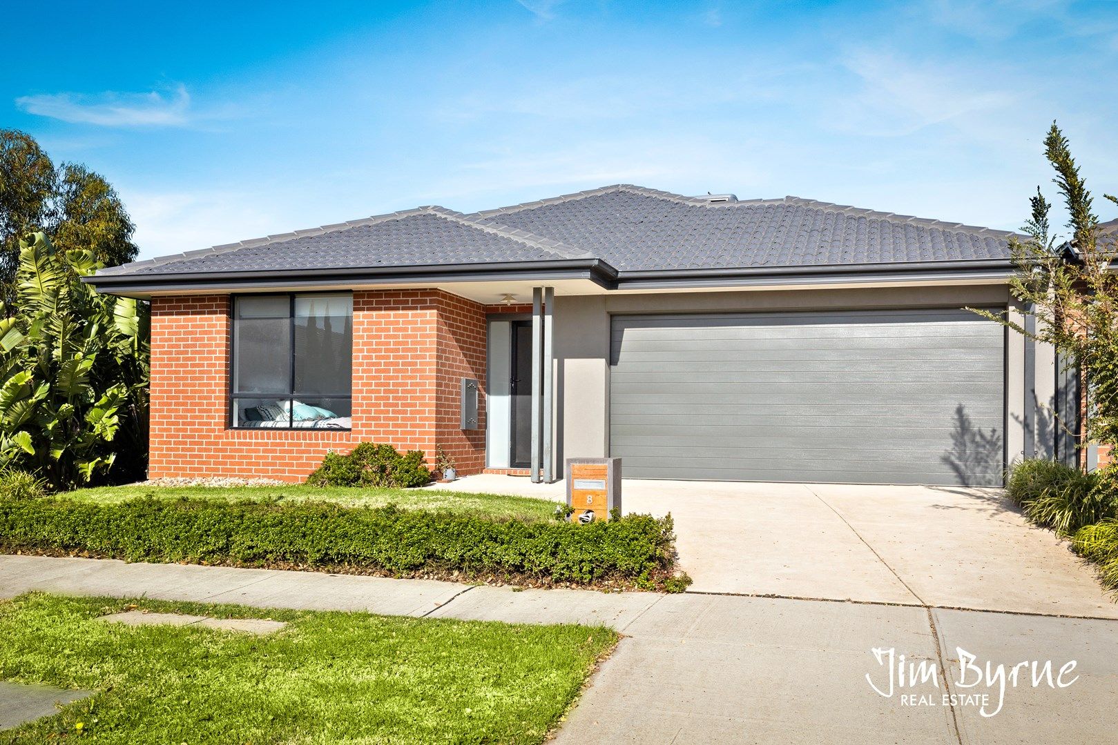 8 Amesbury Way, Clyde North VIC 3978, Image 0