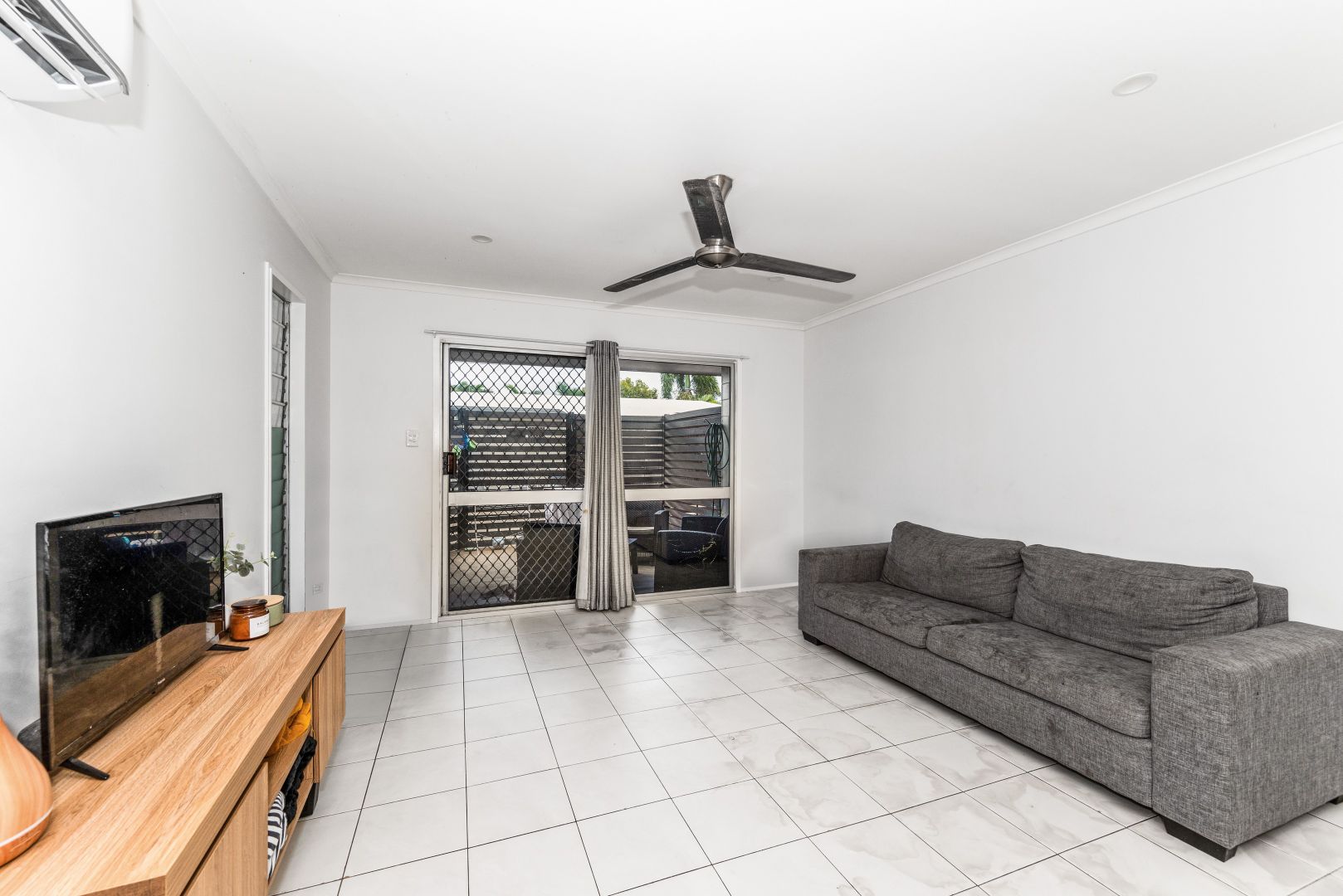 2/17 Crowder Street, Garbutt QLD 4814, Image 1