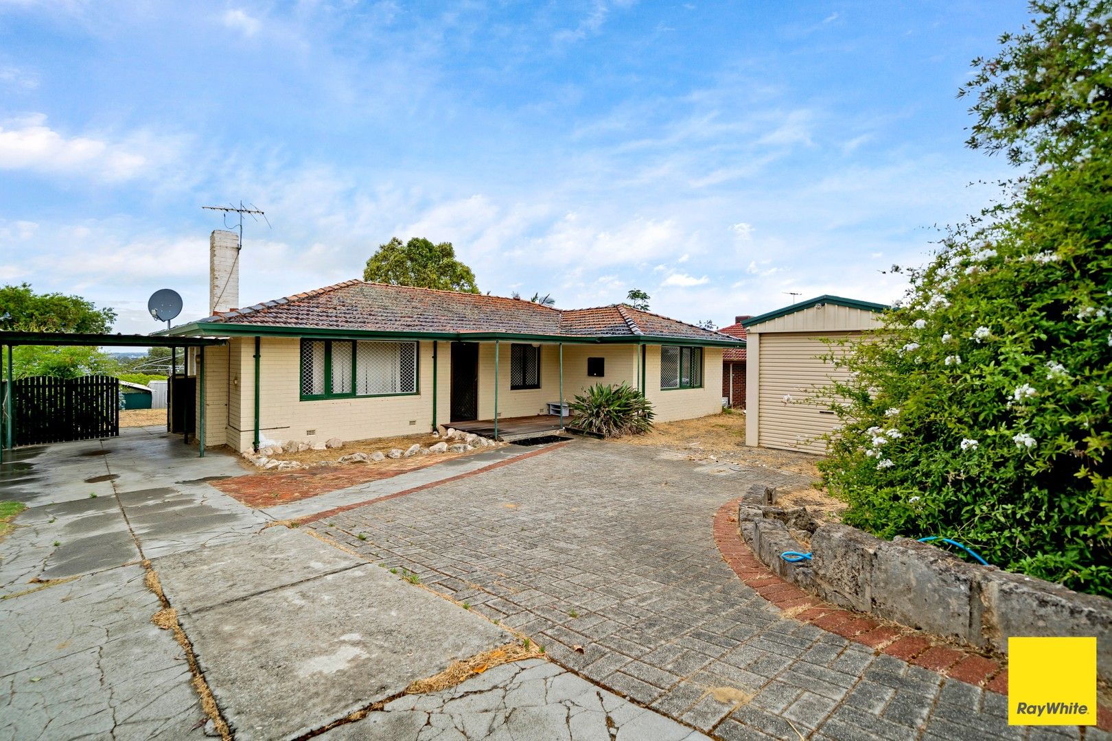 3 bedrooms House in 26 Earnley Way BALGA WA, 6061