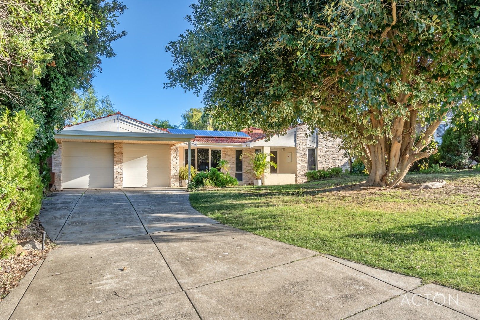 4 bedrooms House in 6 Monash Court HALLS HEAD WA, 6210