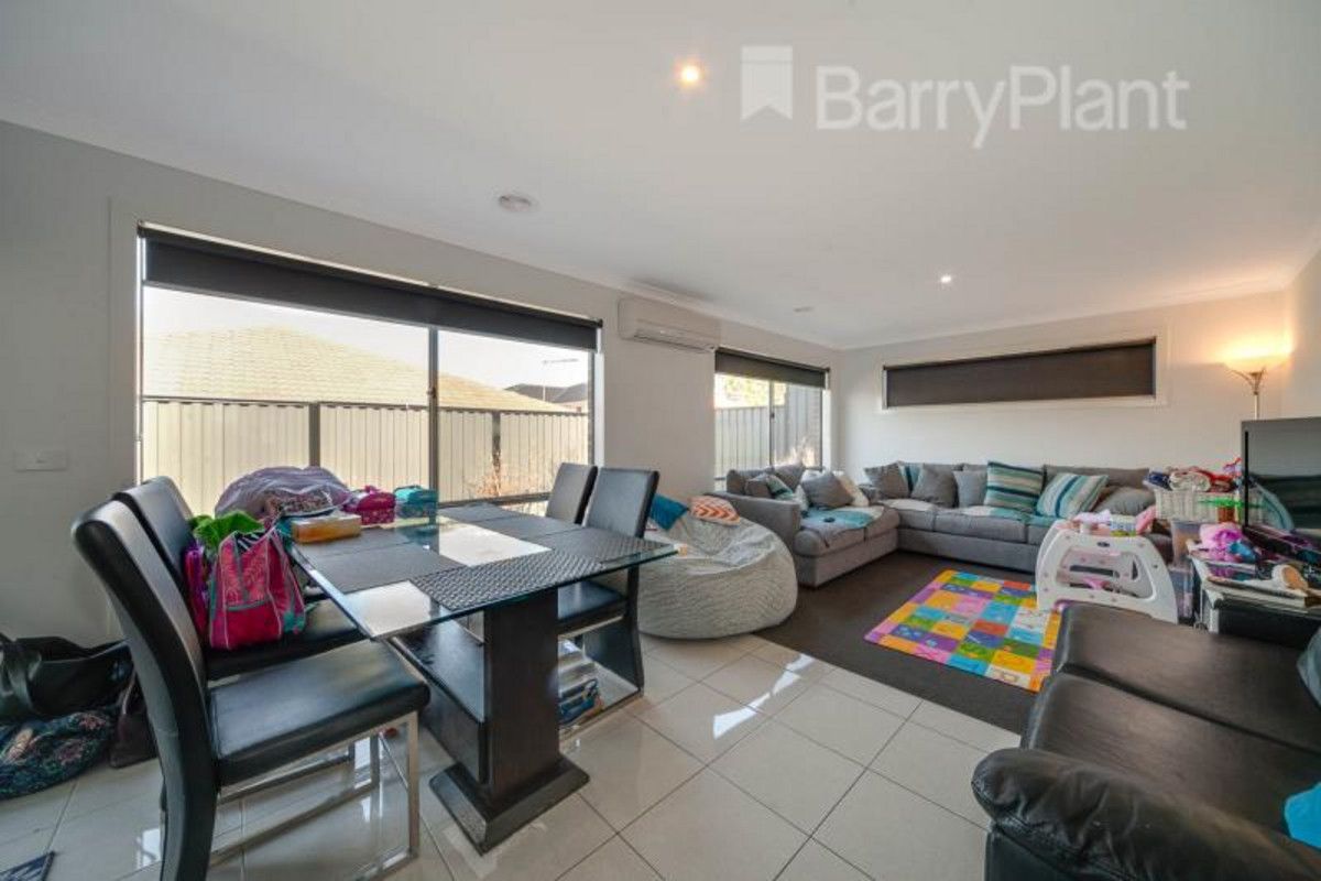 7 Hound Court, Pakenham VIC 3810, Image 2