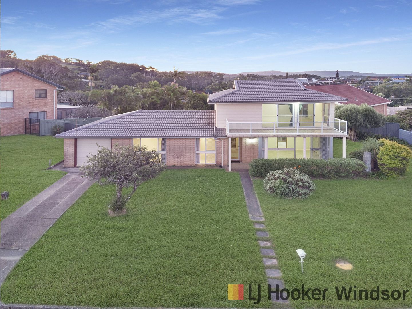 3 bedrooms House in 11 Elouera Drive SAPPHIRE BEACH NSW, 2450