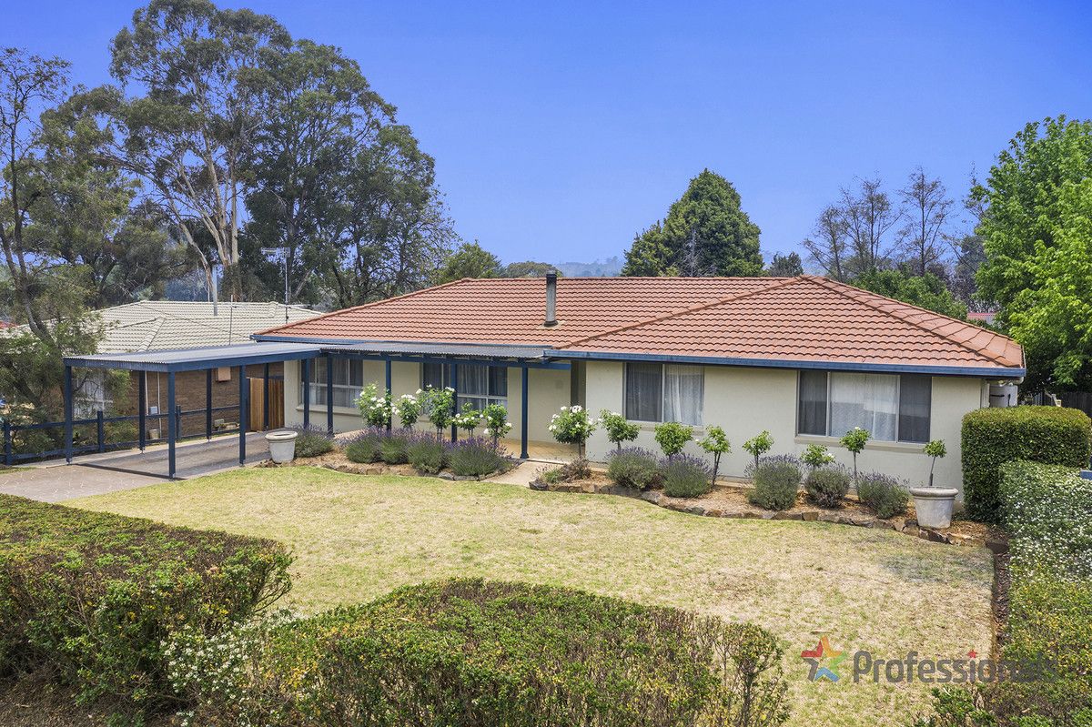 54 Murray Avenue, Armidale NSW 2350 - House For Rent ...