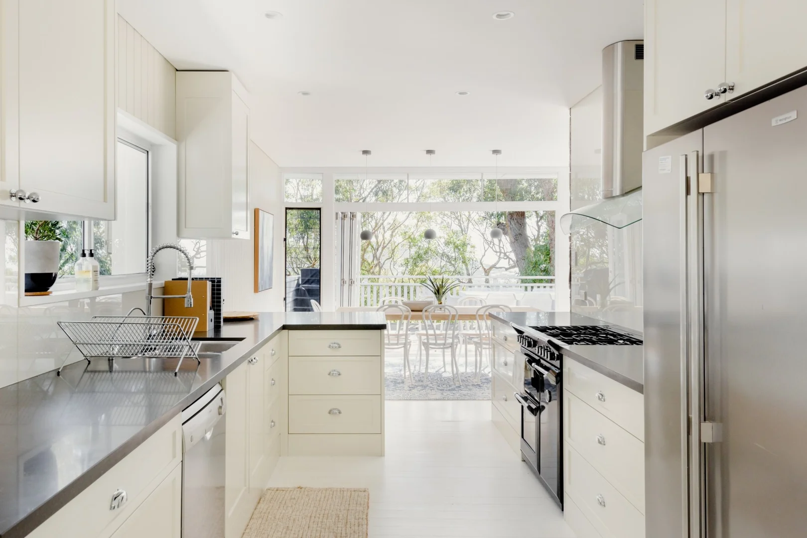 4 Riviera Avenue, Avalon Beach NSW 2107