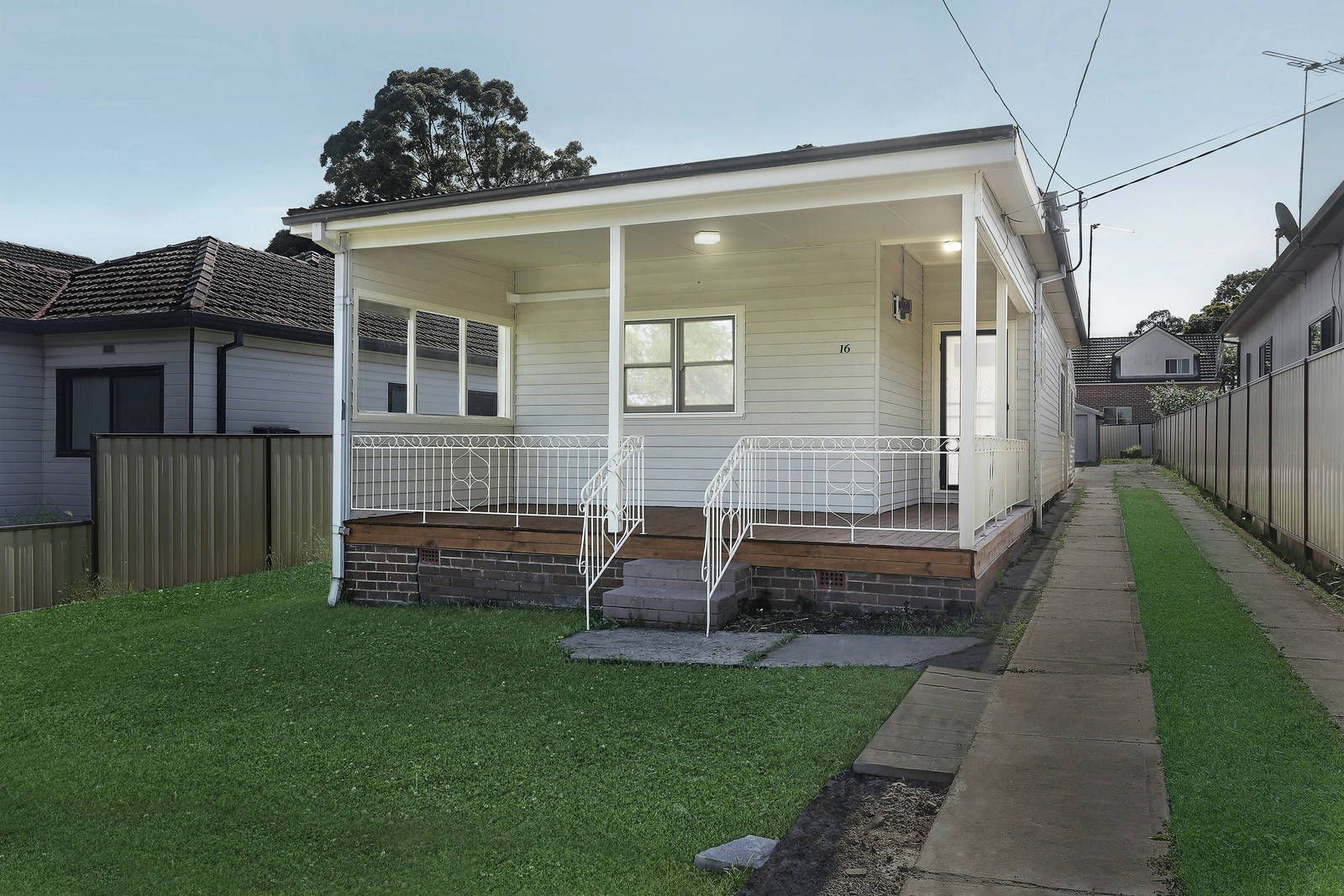 3 bedrooms House in 16 William Street CONDELL PARK NSW, 2200