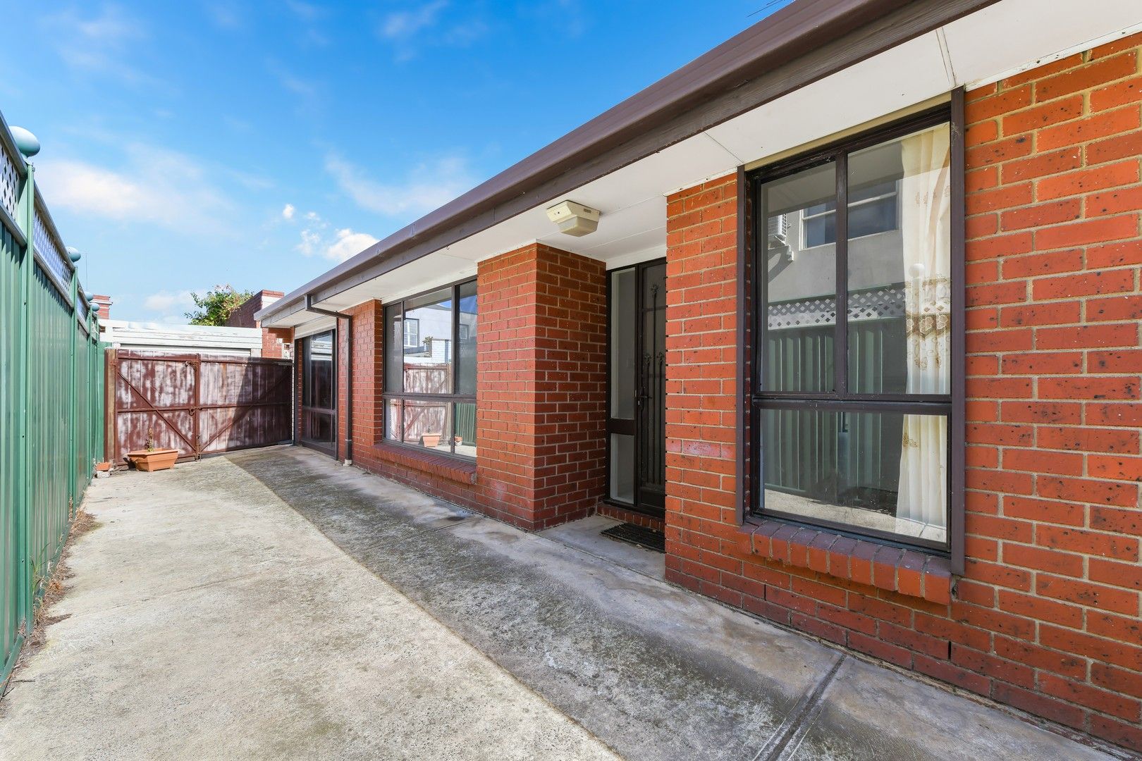 4 bedrooms Apartment / Unit / Flat in 140A Brunswick Road BRUNSWICK VIC, 3056