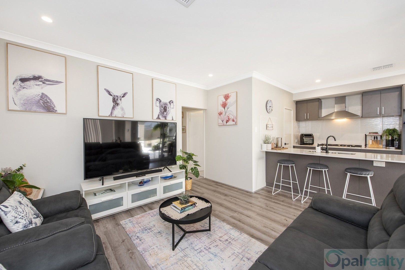 3 bedrooms House in 8 Elvire Grove GOLDEN BAY WA, 6174