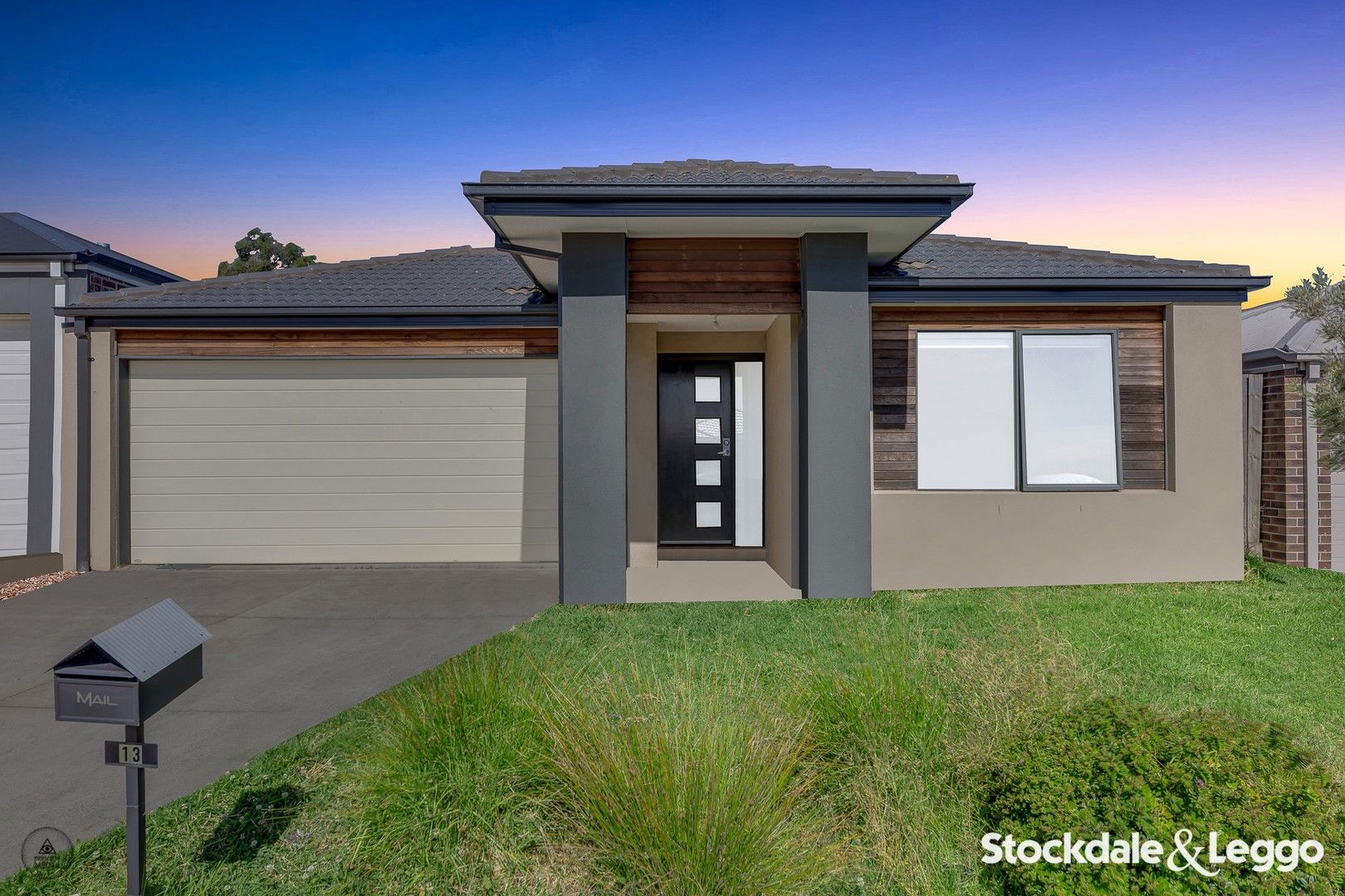 4 bedrooms House in 13 Grassdart Street TARNEIT VIC, 3029
