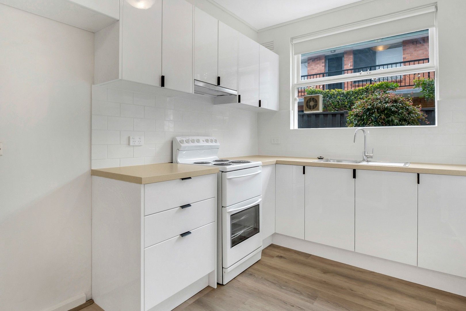 1 bedrooms Apartment / Unit / Flat in 1/66 Woolton Avenue THORNBURY VIC, 3071