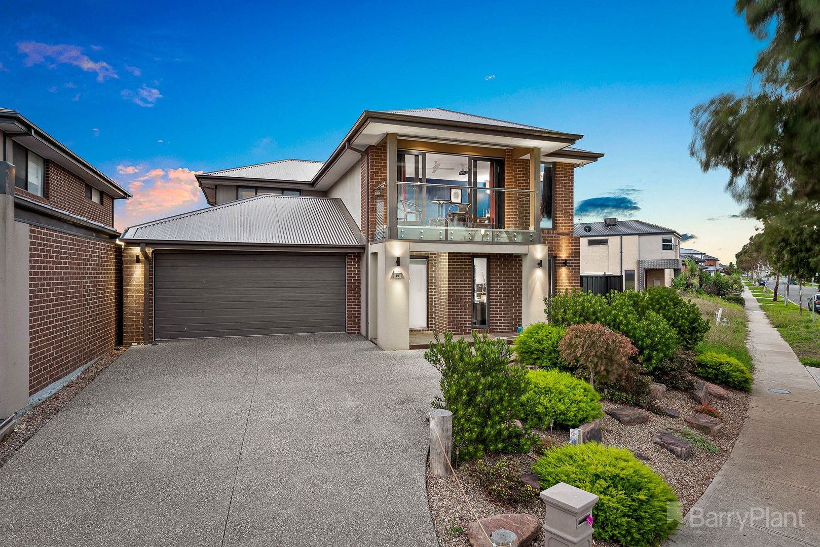 5 bedrooms House in 19 Burford Way CRANBOURNE NORTH VIC, 3977