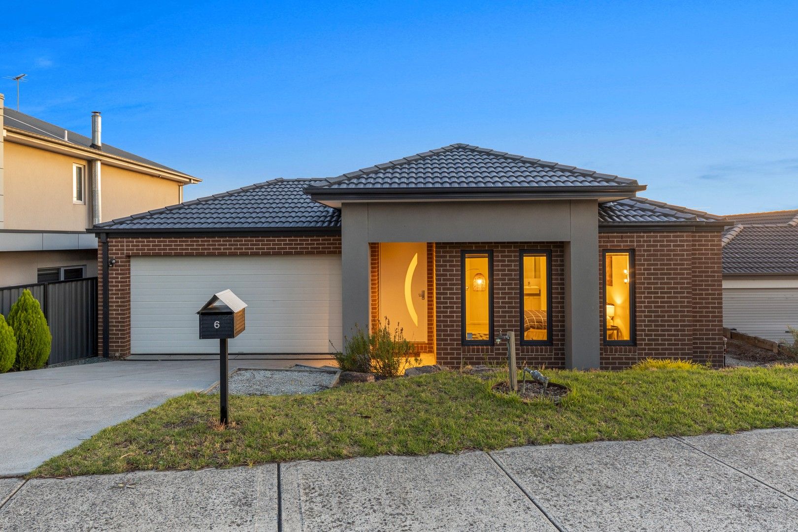 4 bedrooms House in 6 Superior Waters PAKENHAM VIC, 3810