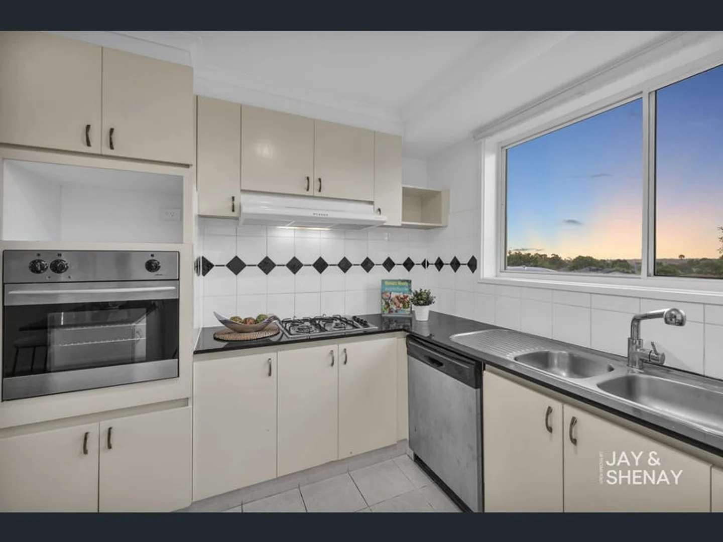 Additional image 4 of 4 Harrow Place, Endeavour Hills VIC 3802