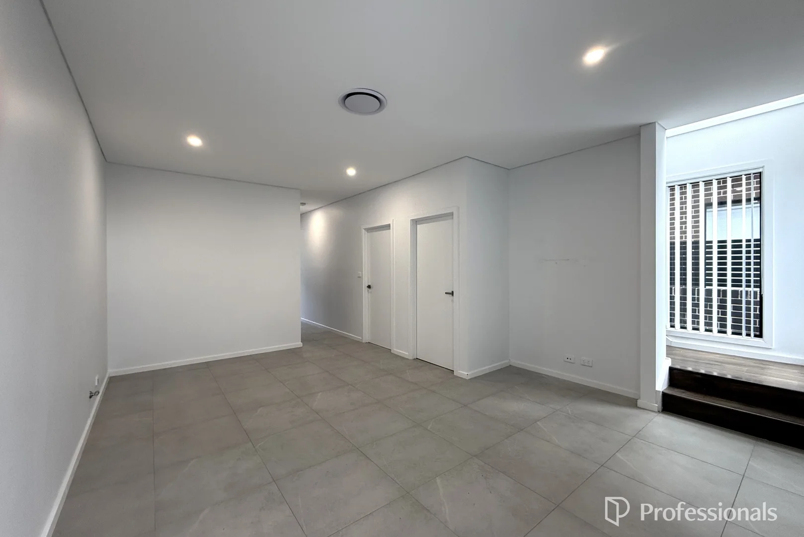 Additional image 3 of 21/30 Isabella Crescent, Glenfield NSW 2167