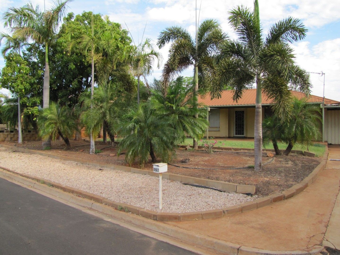 4 bedrooms House in 3 Giles Crescent DAMPIER WA, 6713