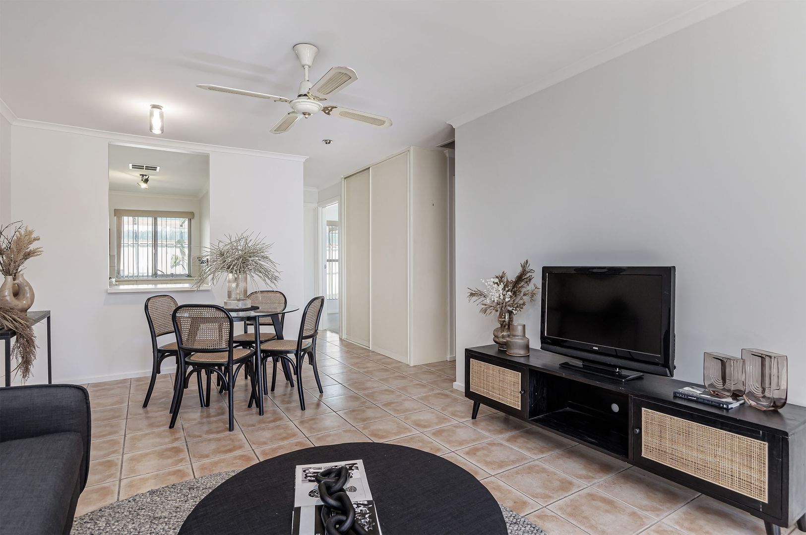 5/1 Lawton Street, Albert Park SA 5014, Image 2