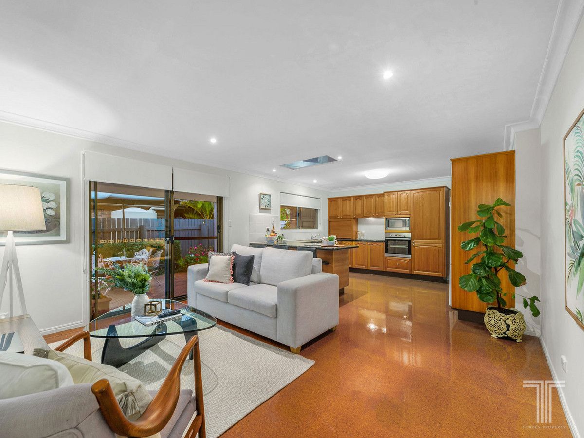 10 Stanmere Street, Carindale QLD 4152, Image 2