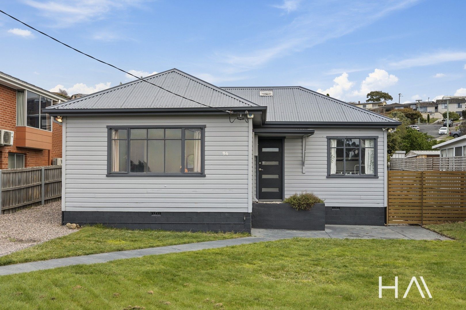 2 bedrooms House in 94 Ashbolt Crescent LUTANA TAS, 7009