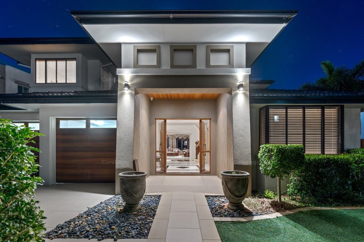 5 bedrooms House in 53 Royal Albert Crescent PARADISE POINT QLD, 4216