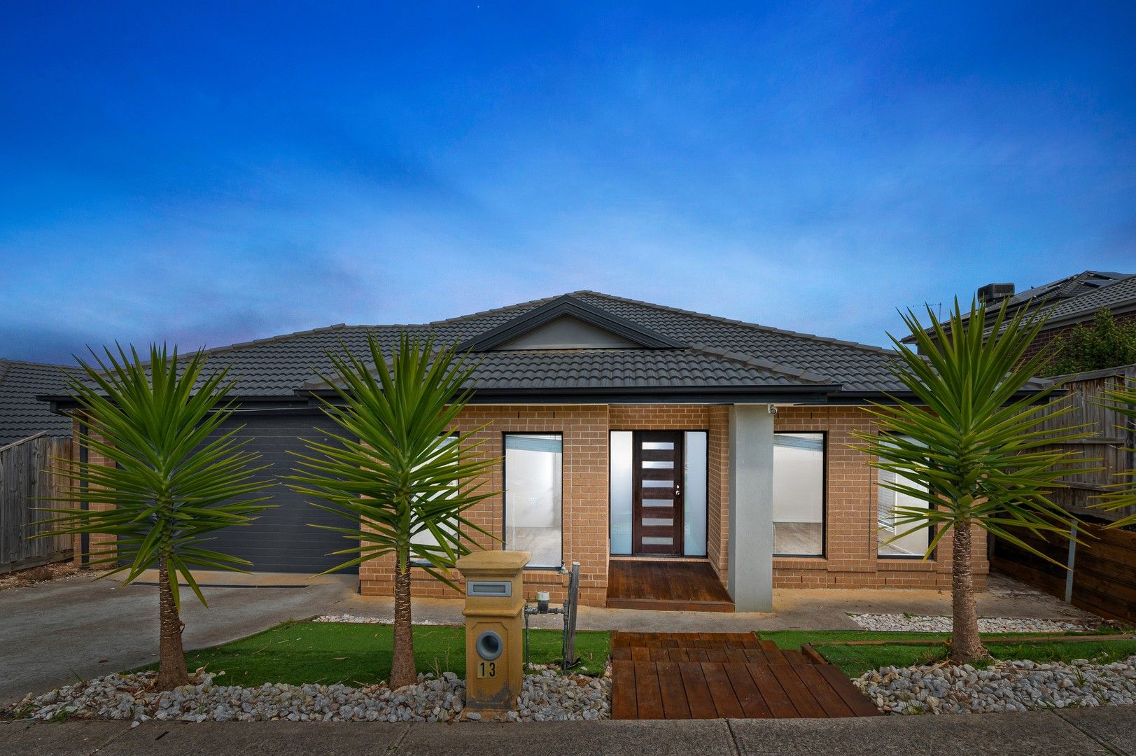 4 bedrooms House in 13 Raglan Rise DOREEN VIC, 3754