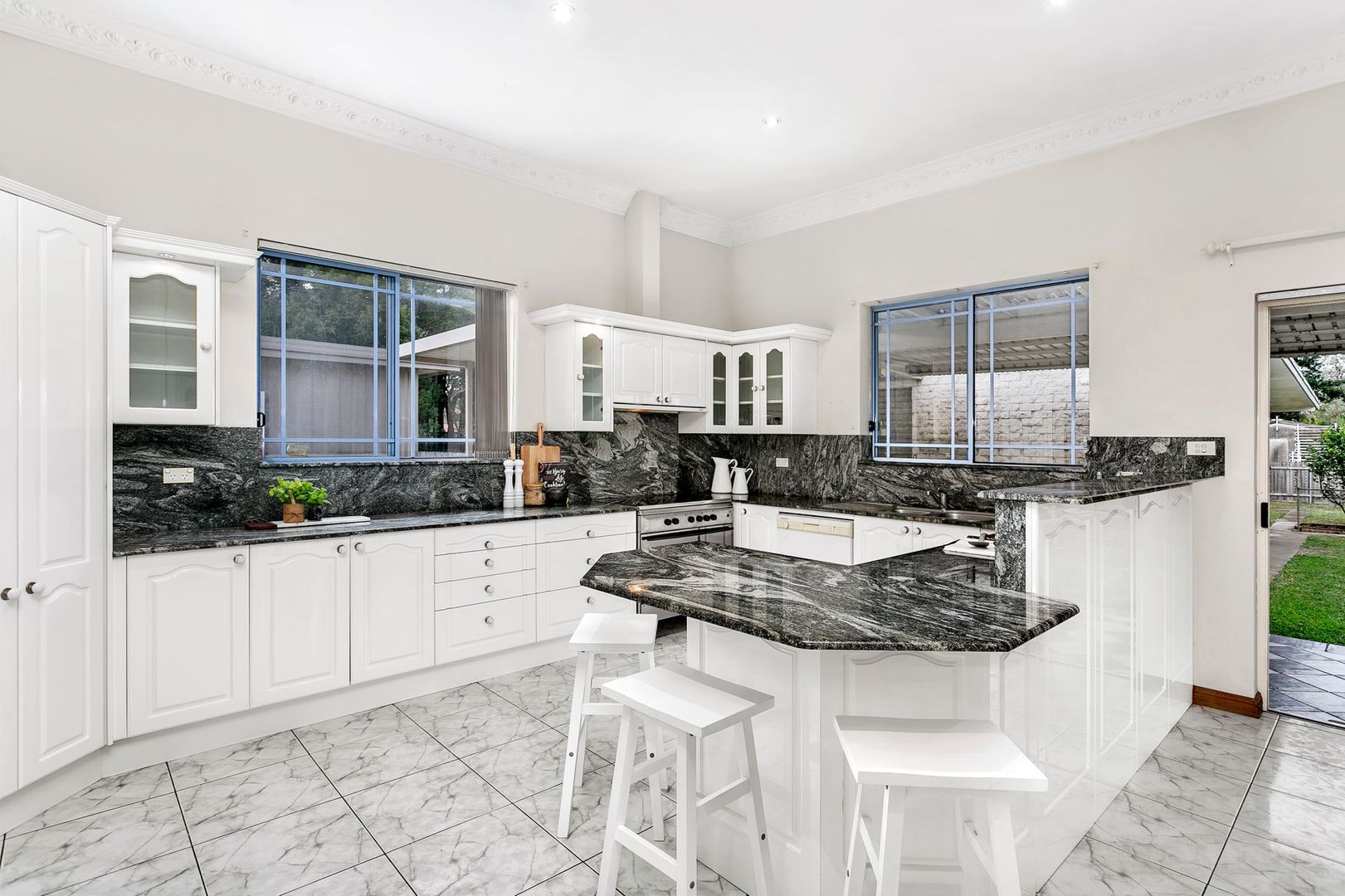 260 Burns Bay Road, Lane Cove NSW 2066, Image 2