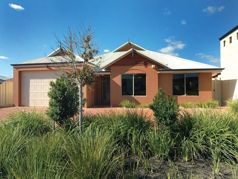 3 bedrooms House in 32 Portofino Crescent PELICAN POINT WA, 6230