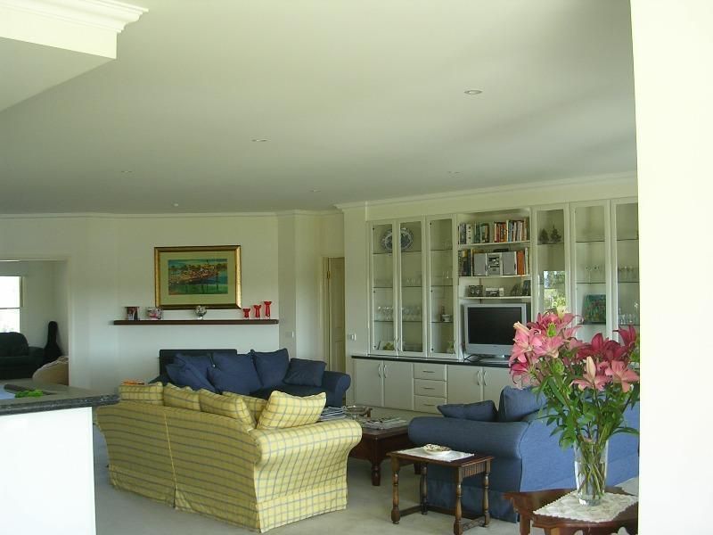 32 Simpsons Drive, Newlands Arm Property History & Address Research